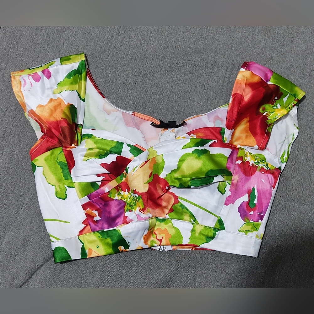 Floral blouse and skirt (Measurement photos included)